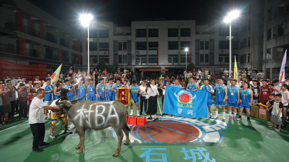 亚军, 一审丨陈海