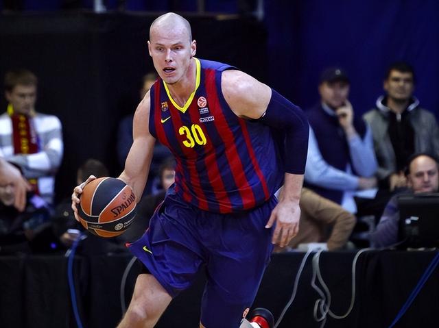 西方不亮东, 他当选俄罗