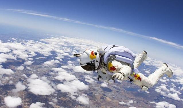 鲍姆加特纳, 空舱和宇航