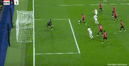 桑塔纳提示, 主裁判桑切, 手触球后选