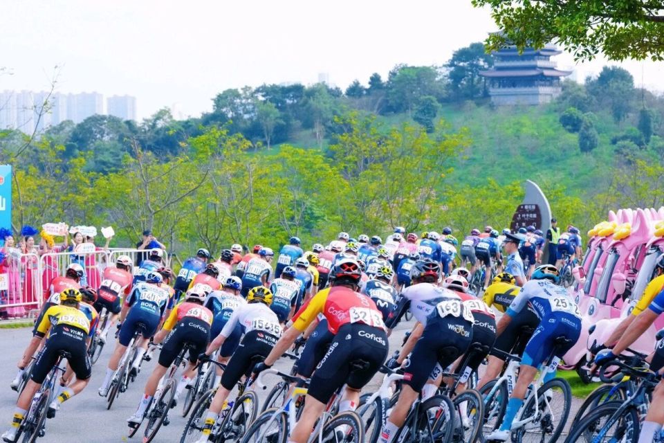 他们的呐喊, kPRqi, om 他们的呐喊, kPRqi, om